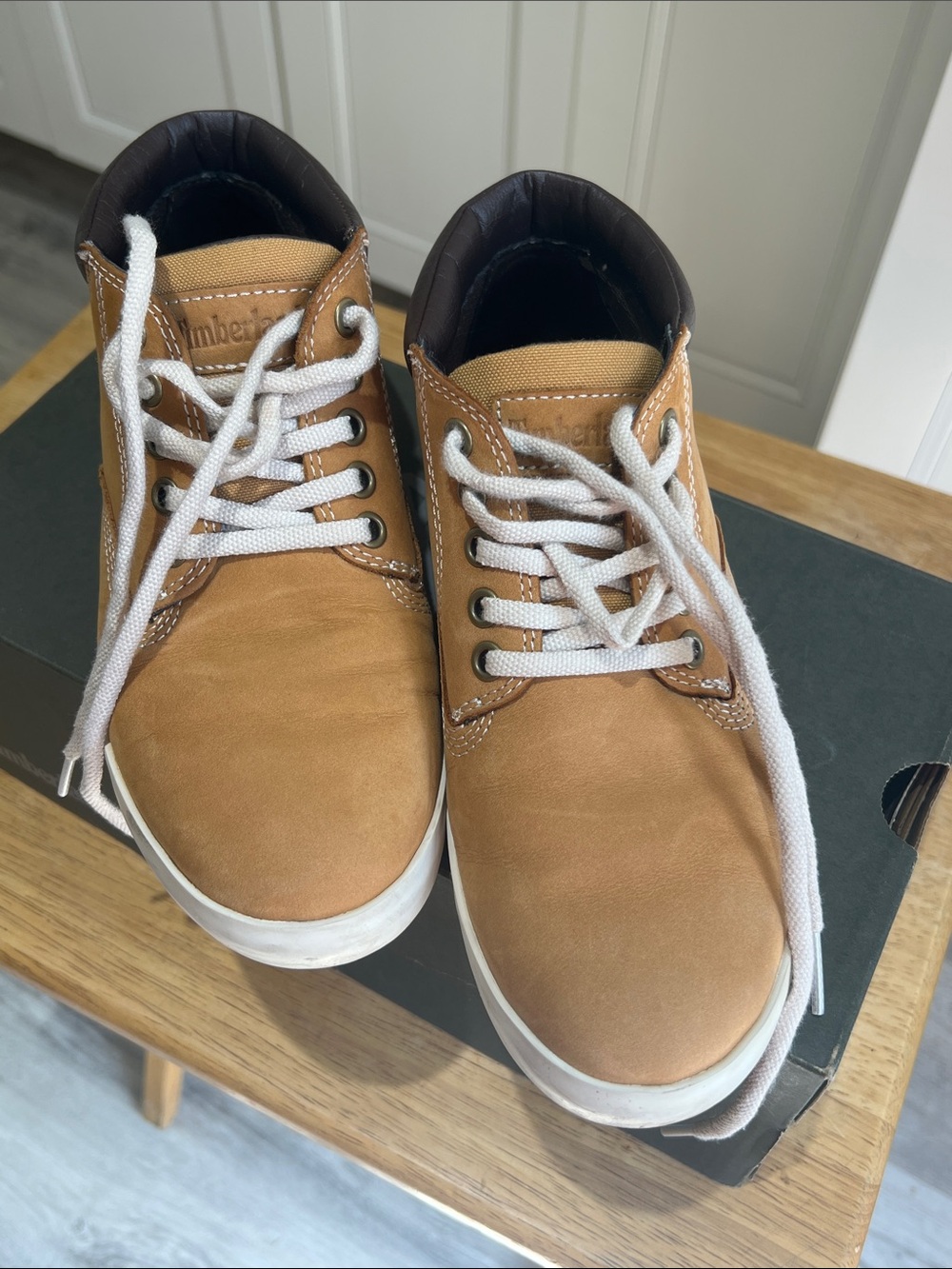 Timberland Men's Tan Leather Chukka Boots with White Laces